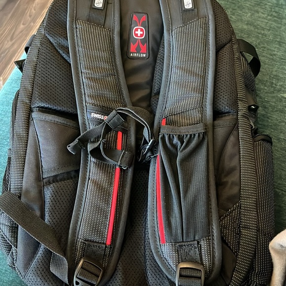 NWT Swiss Gear scansmart laptop backpack - Picture 10 of 12